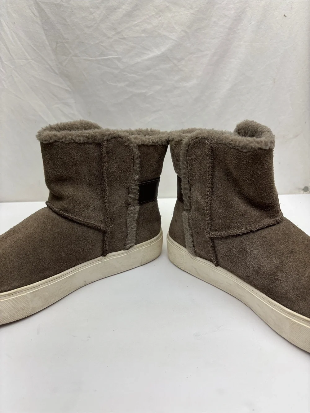 UGG slip on boots women’s size 7.5, box 1 G